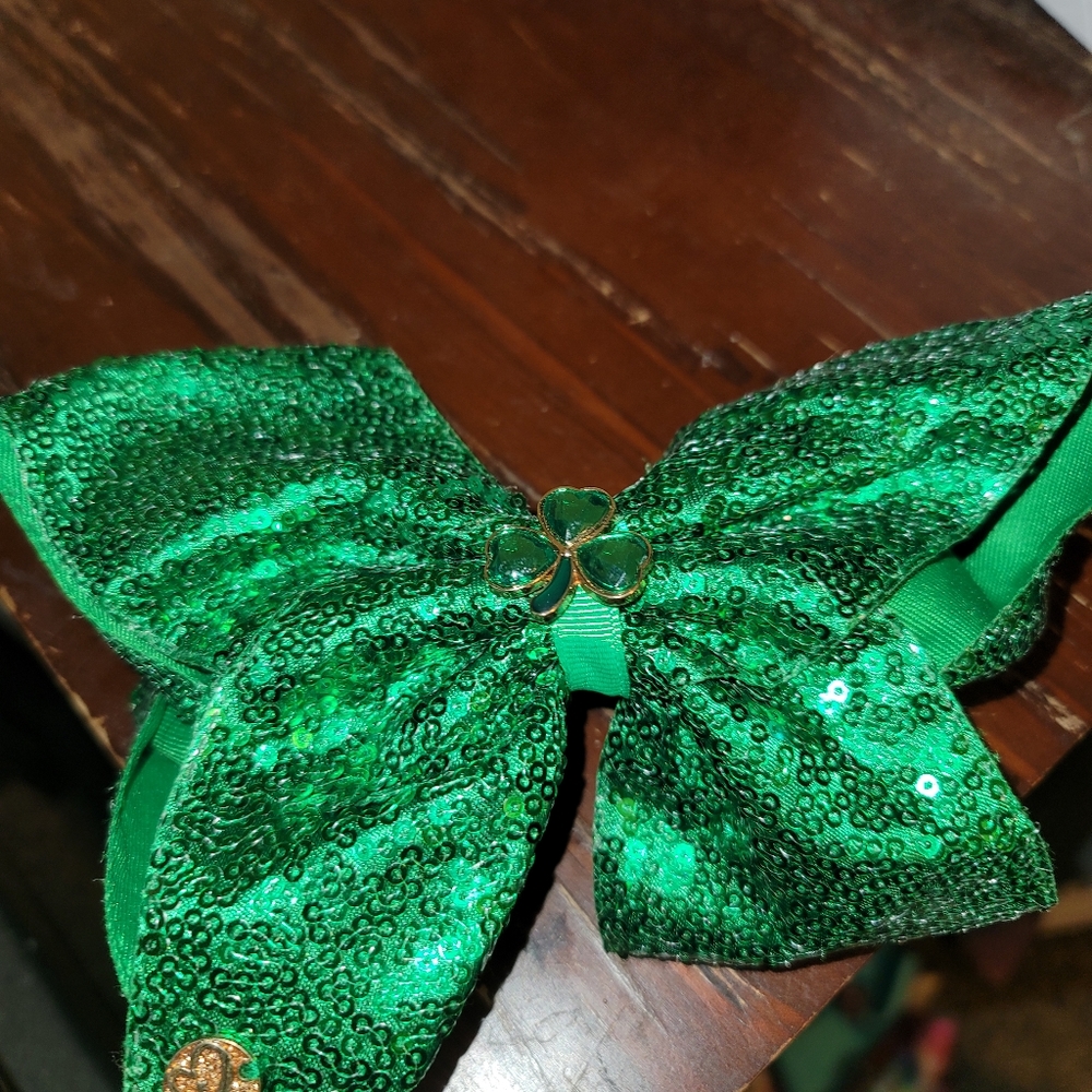 Jojo bows